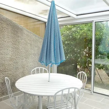 Patio: Tranquil Pine-surrounded Retreat Near * Seignosse